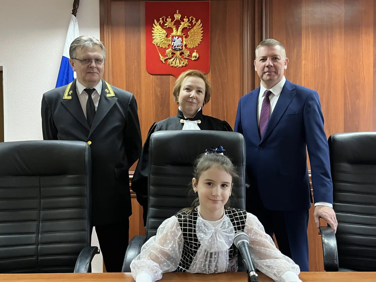 Губернатор Александр Гусев исполнил еще одну мечту 7-летней Эмилии из Нововоронежа