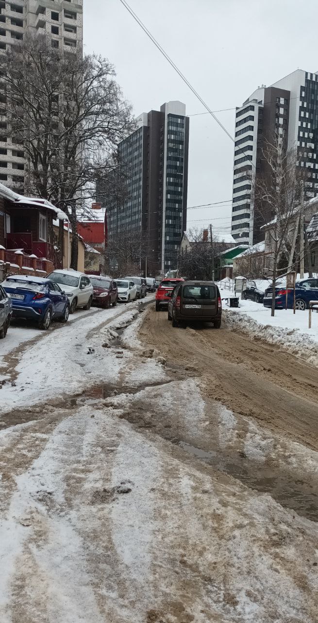 Мы, жители ул. Красных партизан, перекрестка по ул. Станкевича, буквально брошены на произвол судьбы