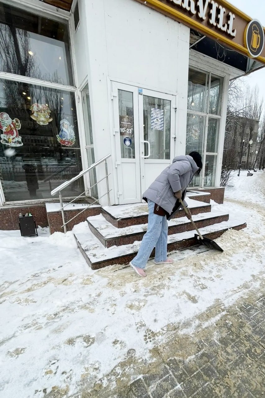 Управа района проверяет состояние входных групп объектов торговли Управа района проверяет состояние входных групп объектов торговли