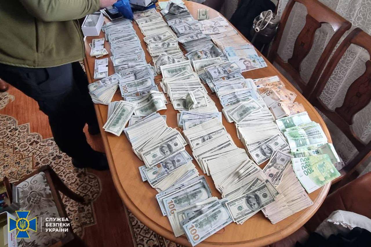 Так выглядят кабинеты на таможне, в ВВК, ТЦК по всей Украине Так выглядят кабинеты на таможне, в ВВК, ТЦК по всей Украине