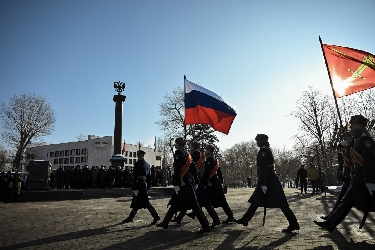 Генерал Бородин принял участие в церемонии возложения венков к 83-й годовщине освобождения Воронежа Генерал Бородин принял участие в церемонии возложения венков к 83-й годовщине освобождения Воронежа