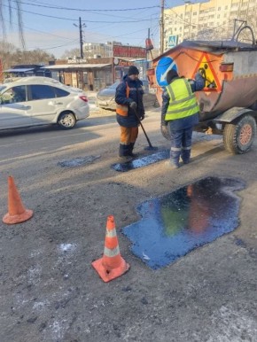 Продолжаем работу по устранению ямочности с применением литого асфальтобетона