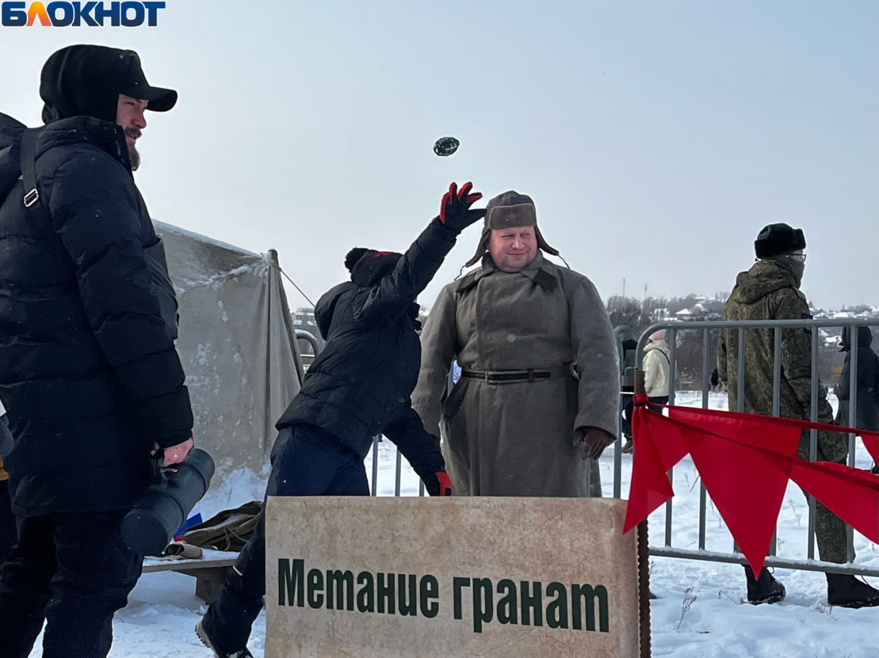 Грохот орудий на Петровской набережной: в Воронеже масштабной реконструкцией отметили 83-ю годовщину освобождения города Грохот орудий на Петровской набережной: в Воронеже масштабной реконструкцией отметили 83-ю годовщину освобождения города