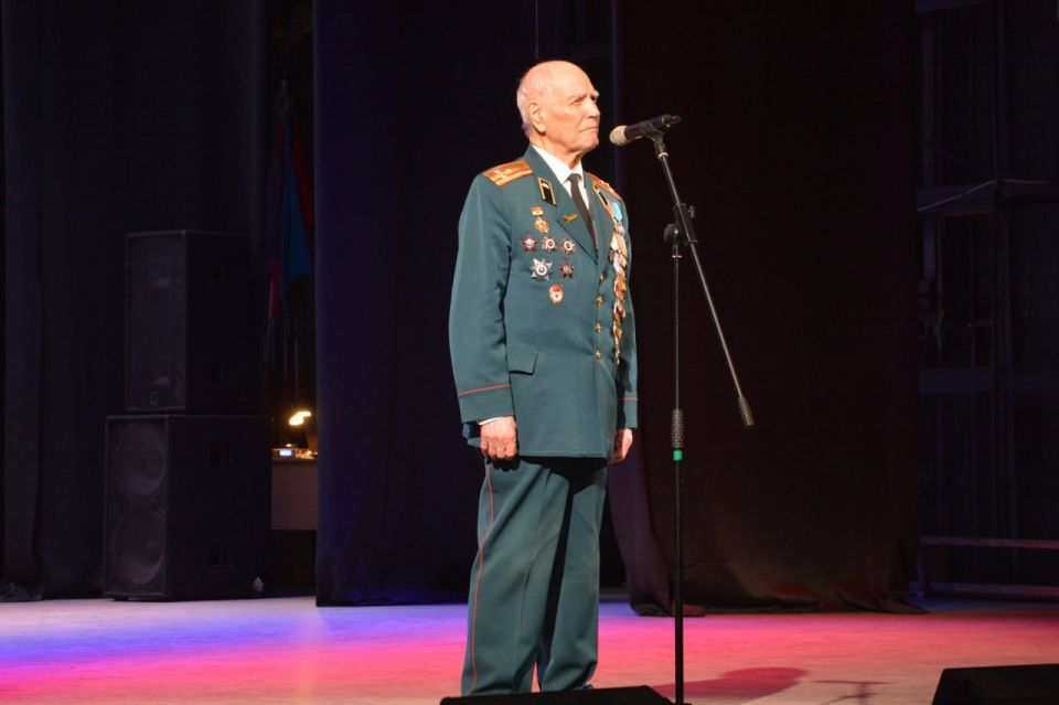 ������ �������� ������ ������� � ������������� ����� ��������