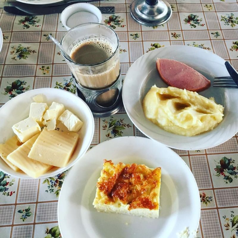 После 55 утра должно давать энергию: как пересмотреть завтрак и выбрать более легкие варианты