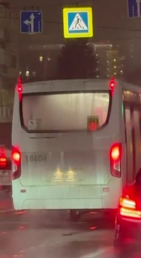 Ужасно устали от водителей автобусов, особенно ситуация от остановки Карла Маркса! Водители ездят со второй полосы, которая предназначена только прямо, ездят не на стрелку(по факту на горящий красный), давят, могут перекрыть...