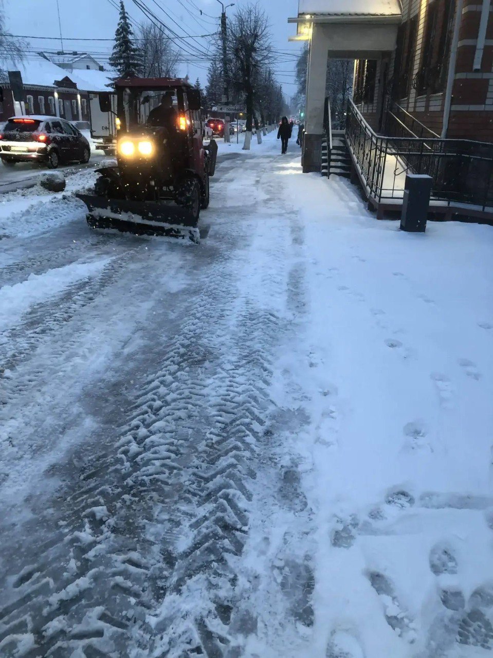 Прокуратурой Новоусманского района в ходе проверки исполнения законодательства в сфере ЖКХ установлено, что работы по расчистке улиц от снега и наледи, посыпке песком дорог и тротуаров на территории сельских поселений... Прокуратурой Новоусманского района в ходе проверки исполнения законодательства в сфере ЖКХ установлено, что работы по расчистке улиц от снега и наледи, посыпке песком дорог и тротуаров на территории сельских поселений...