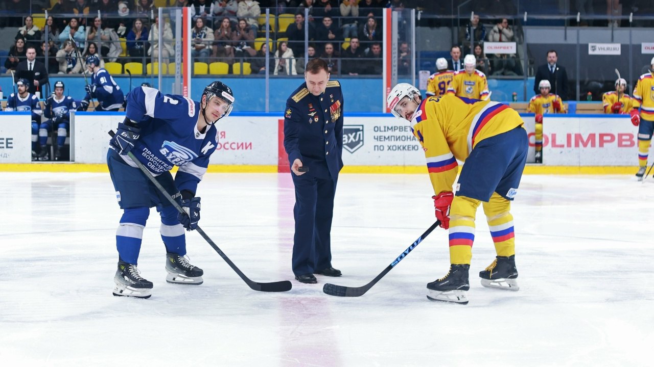 Герой России Иван Редкокашин вбросил шайбу в матче воронежского «Бурана»