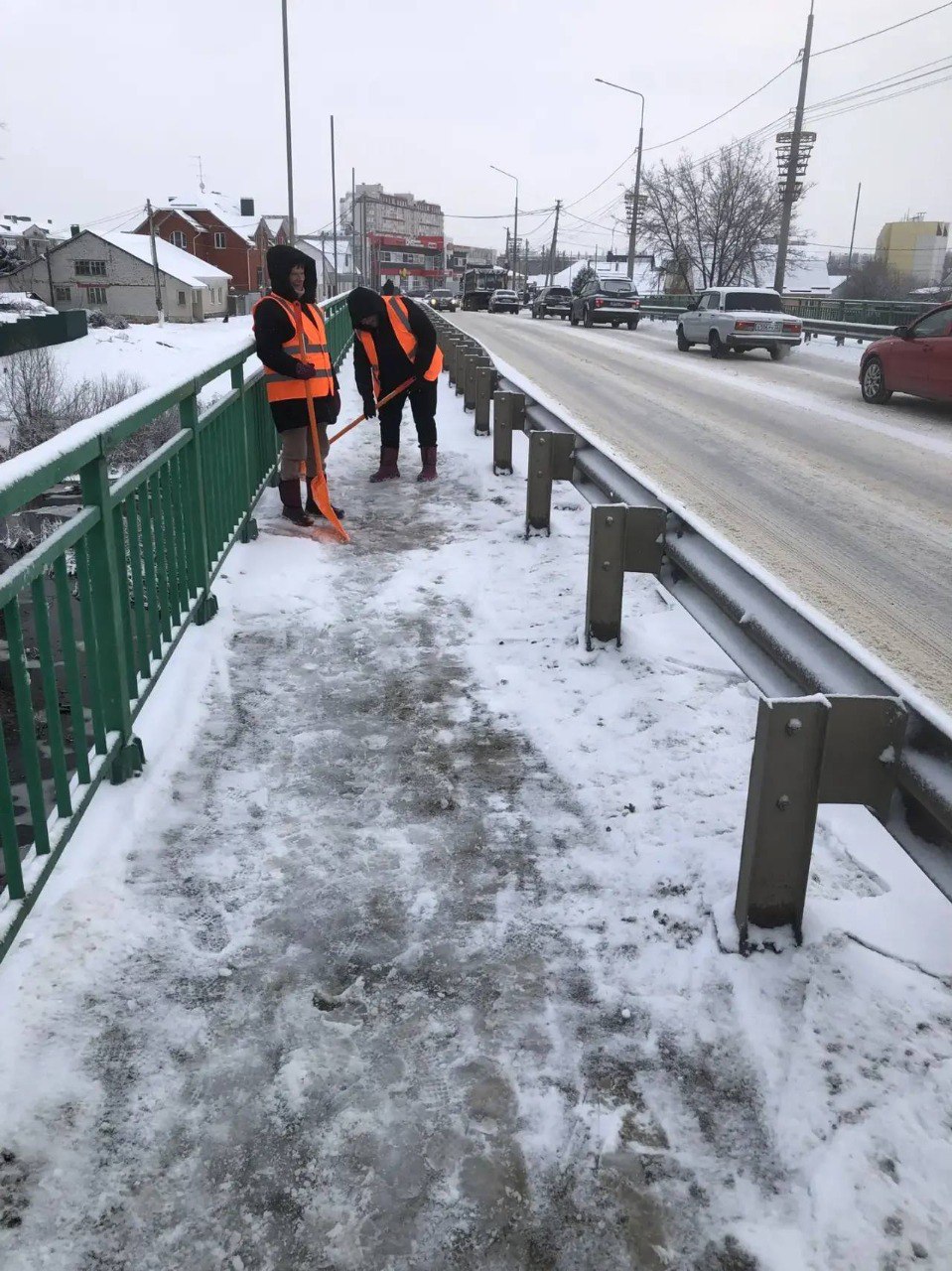 Прокуратурой Новоусманского района в ходе проверки исполнения законодательства в сфере ЖКХ установлено, что работы по расчистке улиц от снега и наледи, посыпке песком дорог и тротуаров на территории сельских поселений... Прокуратурой Новоусманского района в ходе проверки исполнения законодательства в сфере ЖКХ установлено, что работы по расчистке улиц от снега и наледи, посыпке песком дорог и тротуаров на территории сельских поселений...