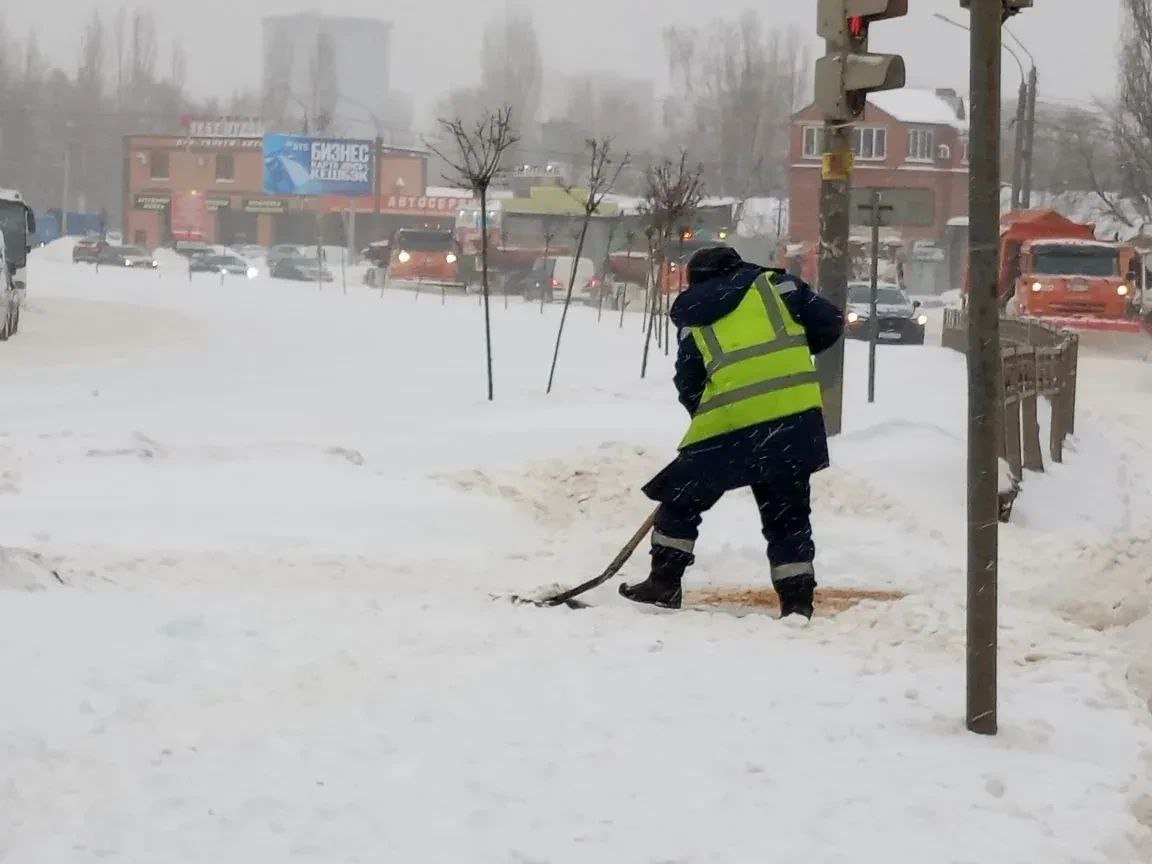 #уборка_Воронежа. Работы по уборке от снега идут на всей территории города #уборка_Воронежа. Работы по уборке от снега идут на всей территории города