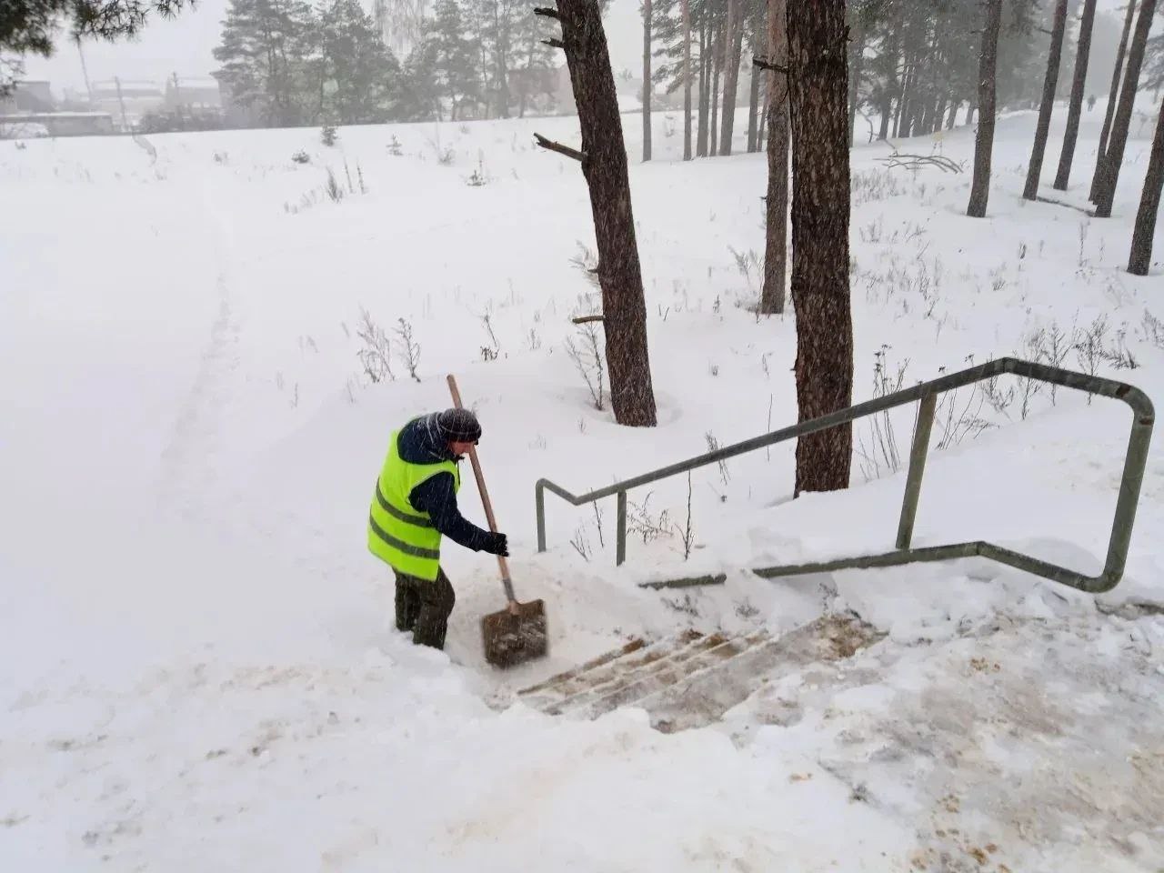 #уборка_Воронежа. Работы по уборке от снега идут на всей территории города