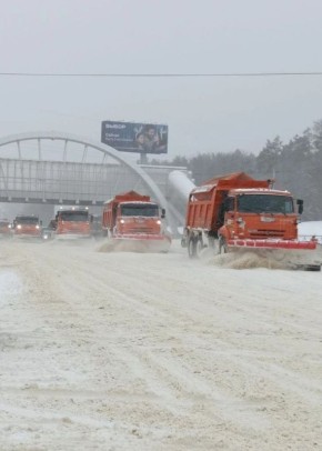 Сильный снегопад накрыл наш город