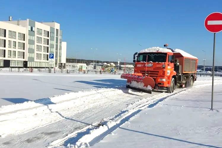 За день количество снега на улицах района уменьшилось еще на 1300 кубометров За день количество снега на улицах района уменьшилось еще на 1300 кубометров