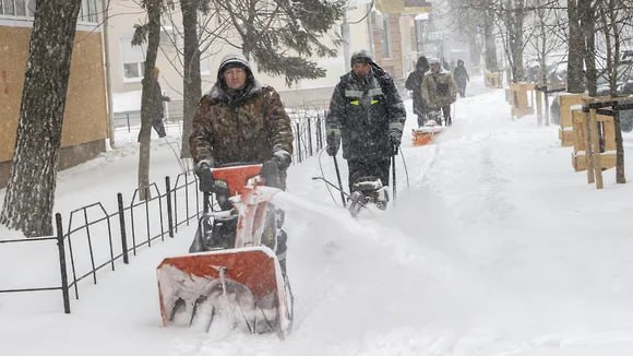 Сквозь снег и пробки: Воронеж борется с последствиями непогоды Сквозь снег и пробки: Воронеж борется с последствиями непогоды