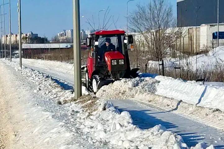 За день количество снега на улицах района уменьшилось еще на 1300 кубометров За день количество снега на улицах района уменьшилось еще на 1300 кубометров