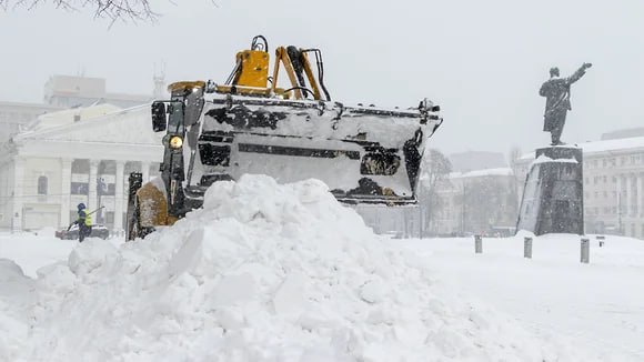 Сквозь снег и пробки: Воронеж борется с последствиями непогоды Сквозь снег и пробки: Воронеж борется с последствиями непогоды