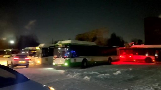 Работы по прогреву пассажирского транспорта, который завтра выйдет на линию, ведутся на территории МКП МТК «Воронежпассажиртранс»