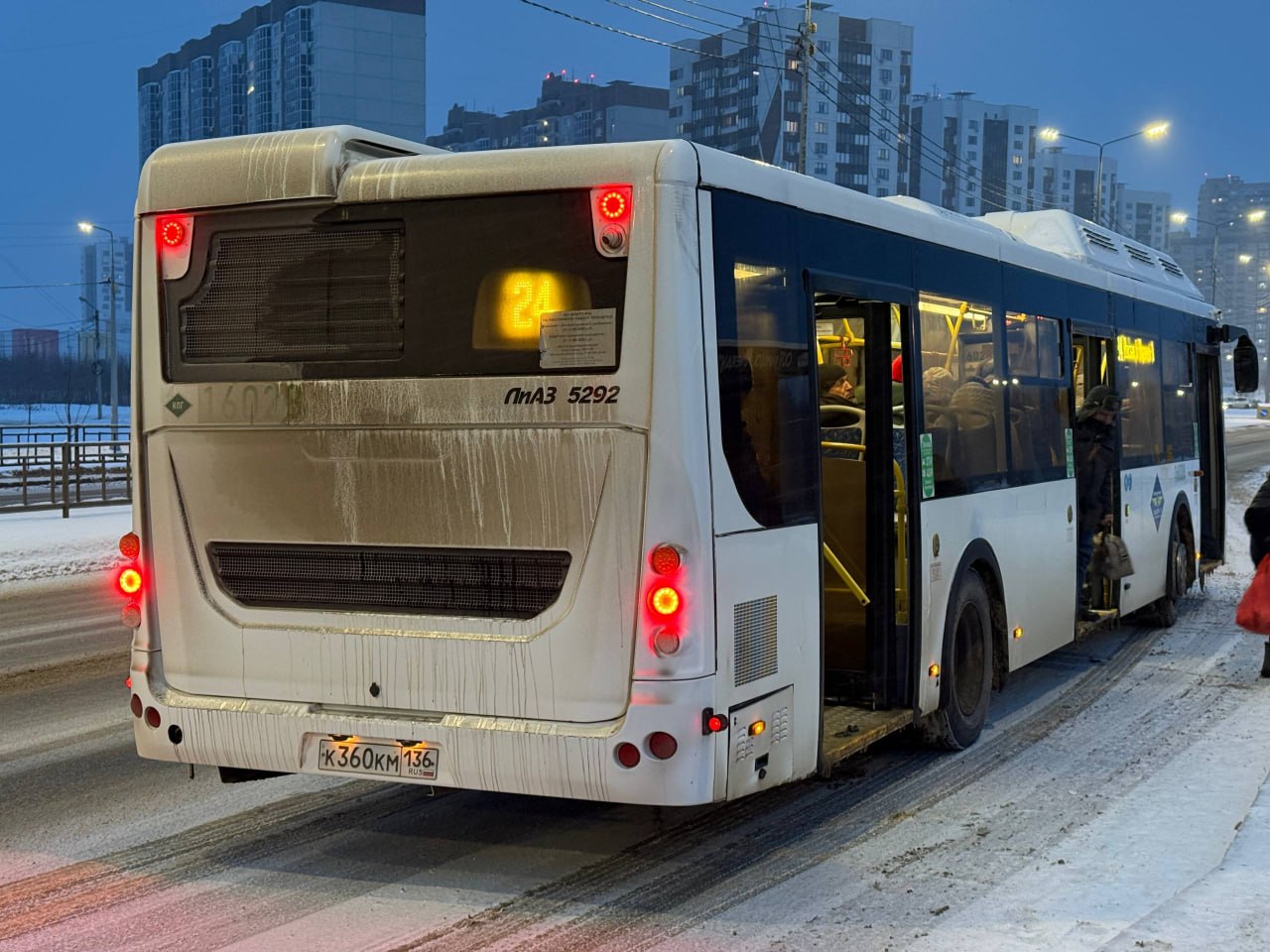 Пошел прогрев: чиновники заверили, что воронежские автобусы штатно выйдут на линию в морозное утро понедельника