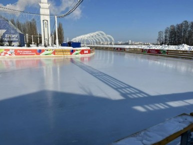 Напоминаем сеансы работы катка на Адмиралтейской площади на сегодня