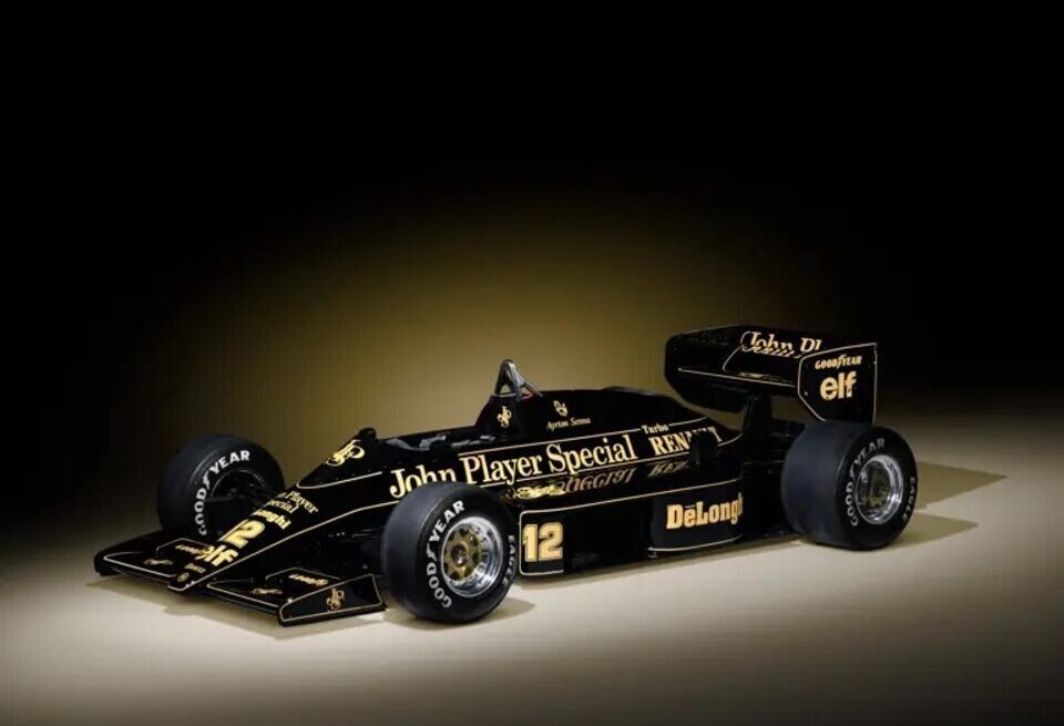 На аукцион выставили легендарный болид Айртона Сенны