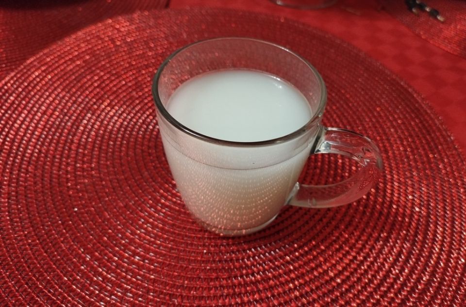 Как молочная сыворотка спасает растения: секреты применения