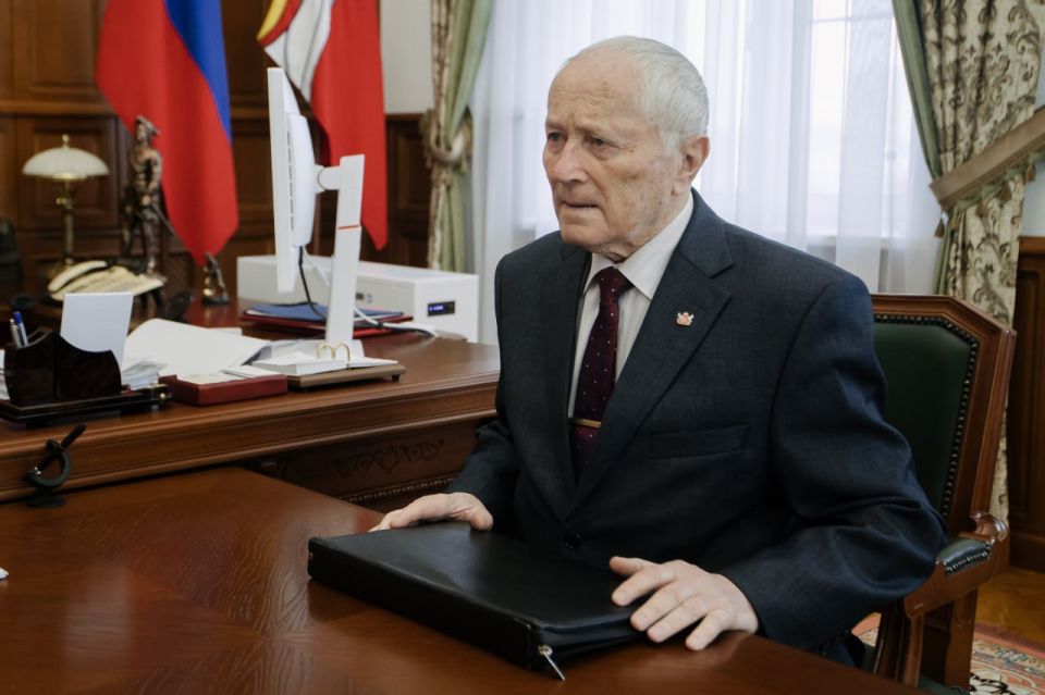 ���������� ��������� ����� ����������� � 90-������ ��������� ���������� ����������� ������� ���������� ������������: