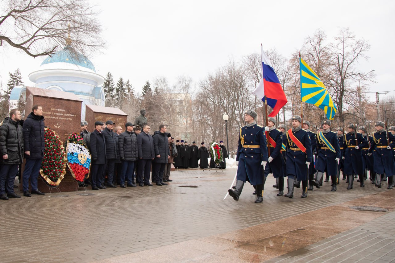 Депутаты областной Думы почтили память воинов-интернационалистов Депутаты областной Думы почтили память воинов-интернационалистов
