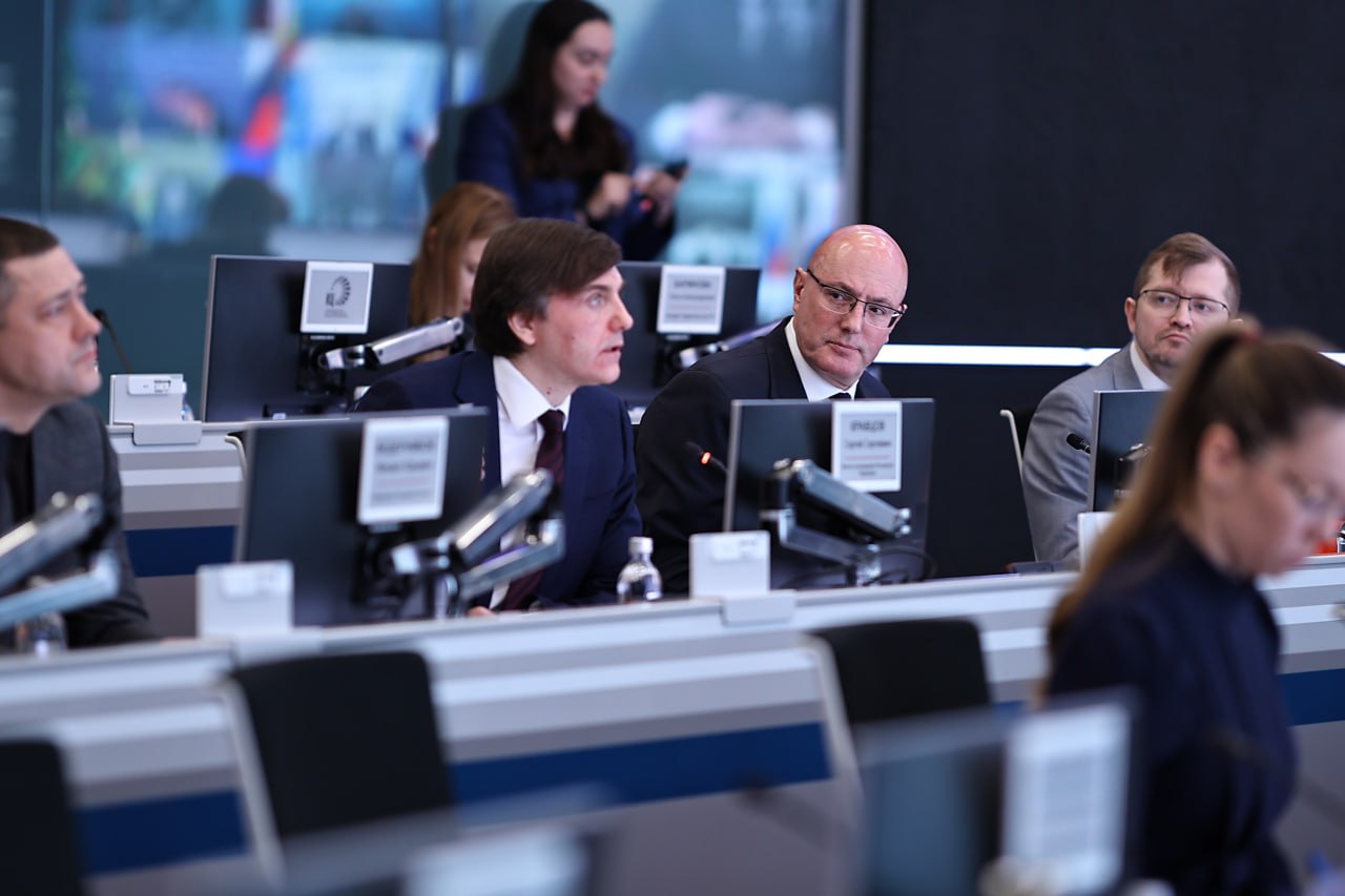 Александр Гусев: Обсудили результаты и планы развития системы образования на совещании, которое по видеосвязи провел Заместитель Председателя Правительства Российской Федерации Дмитрий Чернышенко Александр Гусев: Обсудили результаты и планы развития системы образования на совещании, которое по видеосвязи провел Заместитель Председателя Правительства Российской Федерации Дмитрий Чернышенко