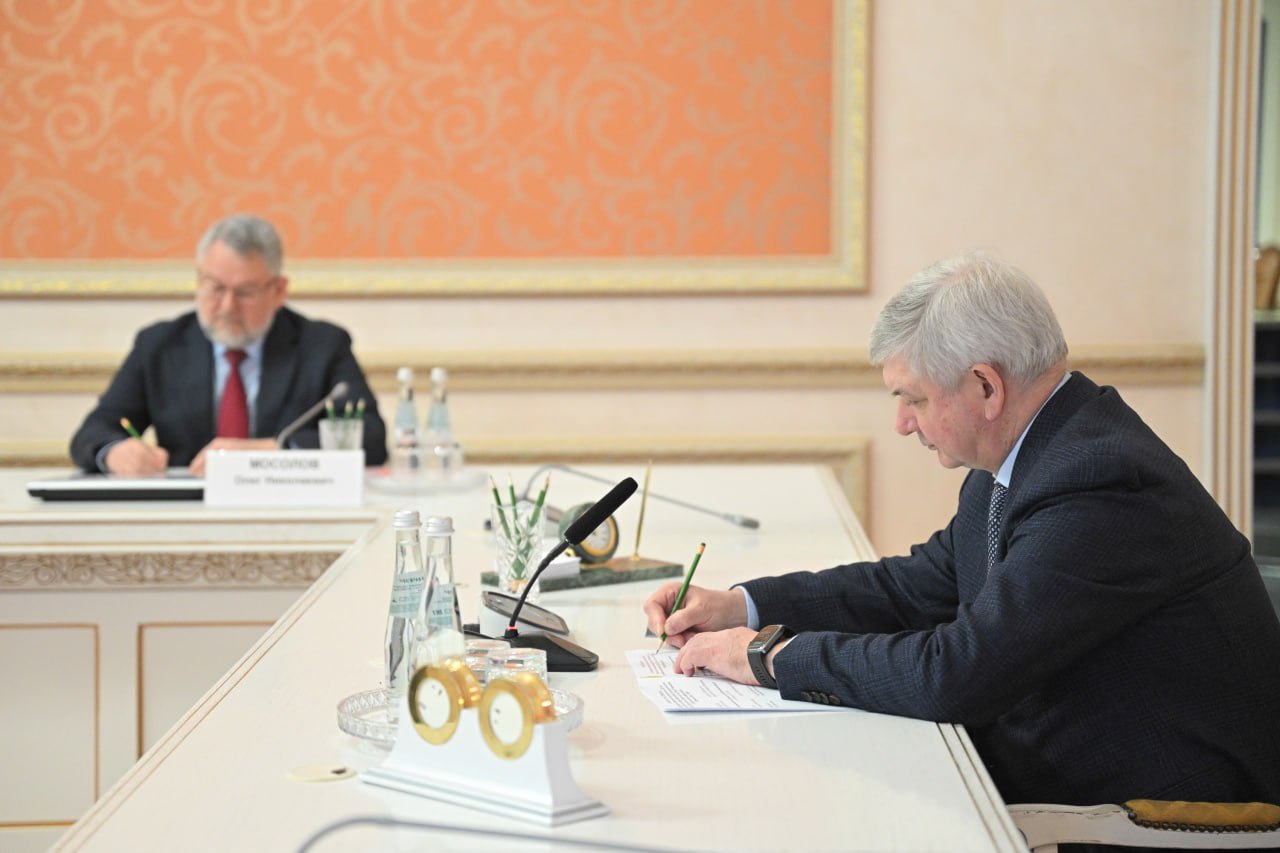 Александр Гусев: Обсудили результаты и планы развития системы образования на совещании, которое по видеосвязи провел Заместитель Председателя Правительства Российской Федерации Дмитрий Чернышенко Александр Гусев: Обсудили результаты и планы развития системы образования на совещании, которое по видеосвязи провел Заместитель Председателя Правительства Российской Федерации Дмитрий Чернышенко