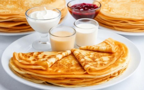 В Воронеже самой популярной добавкой к блинам на Масленицу стала сметана