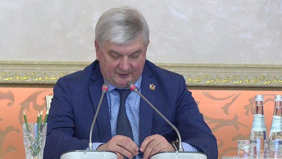 ���������� ��������� ����� � � ��������� ������������������ ����� � ������� �������� ������: