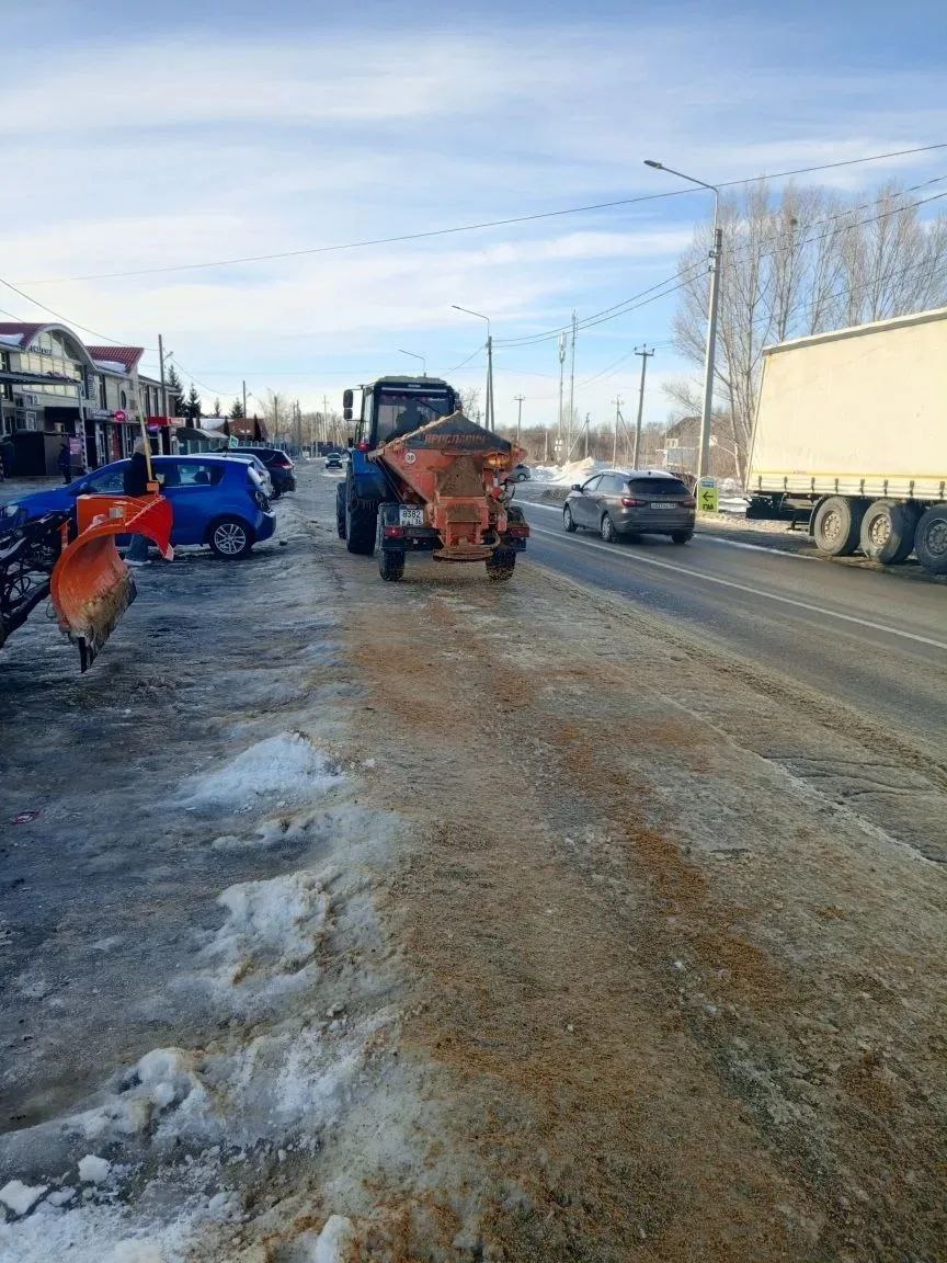 Друзья, мы понимаем, насколько важно обеспечить безопасность передвижения в условиях зимних дорог и улиц города Друзья, мы понимаем, насколько важно обеспечить безопасность передвижения в условиях зимних дорог и улиц города