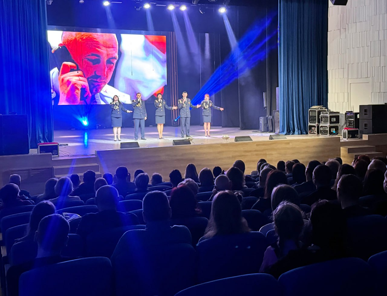 В Воронеже прошел праздничный концерт «На страже Родины»
