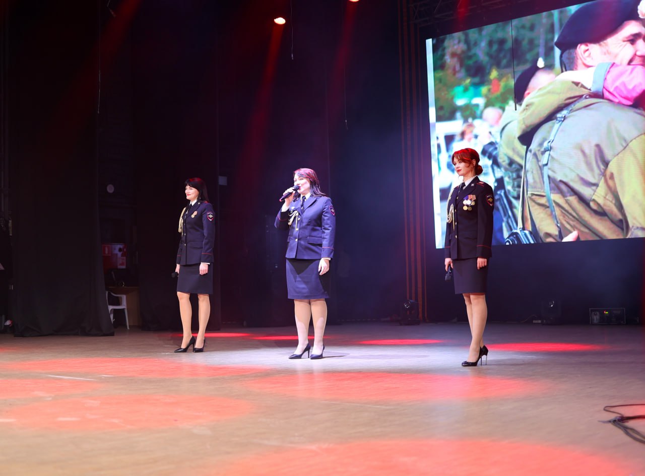 В Воронеже прошел праздничный концерт «На страже Родины» В Воронеже прошел праздничный концерт «На страже Родины»