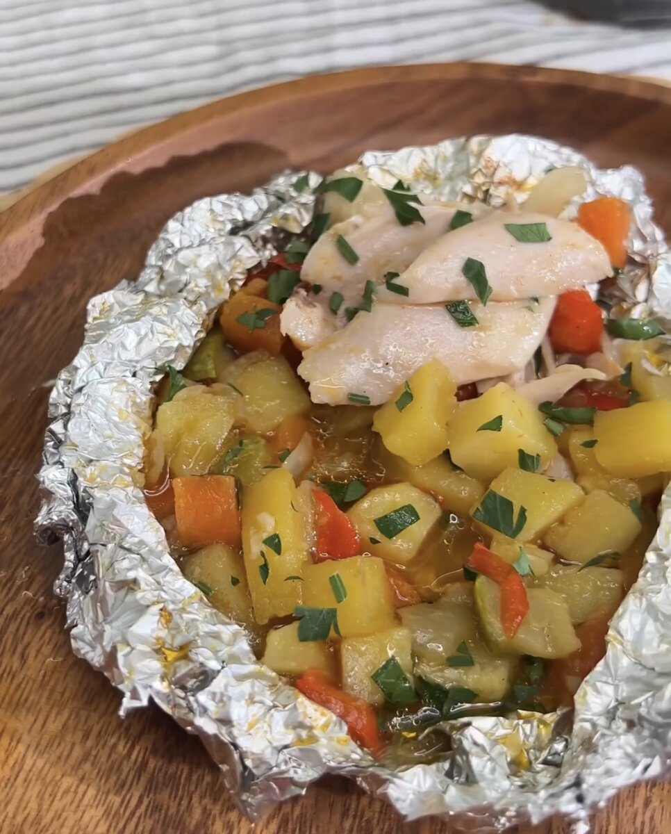 Удивительная курочка с овощами в фольге: просто и вкусно