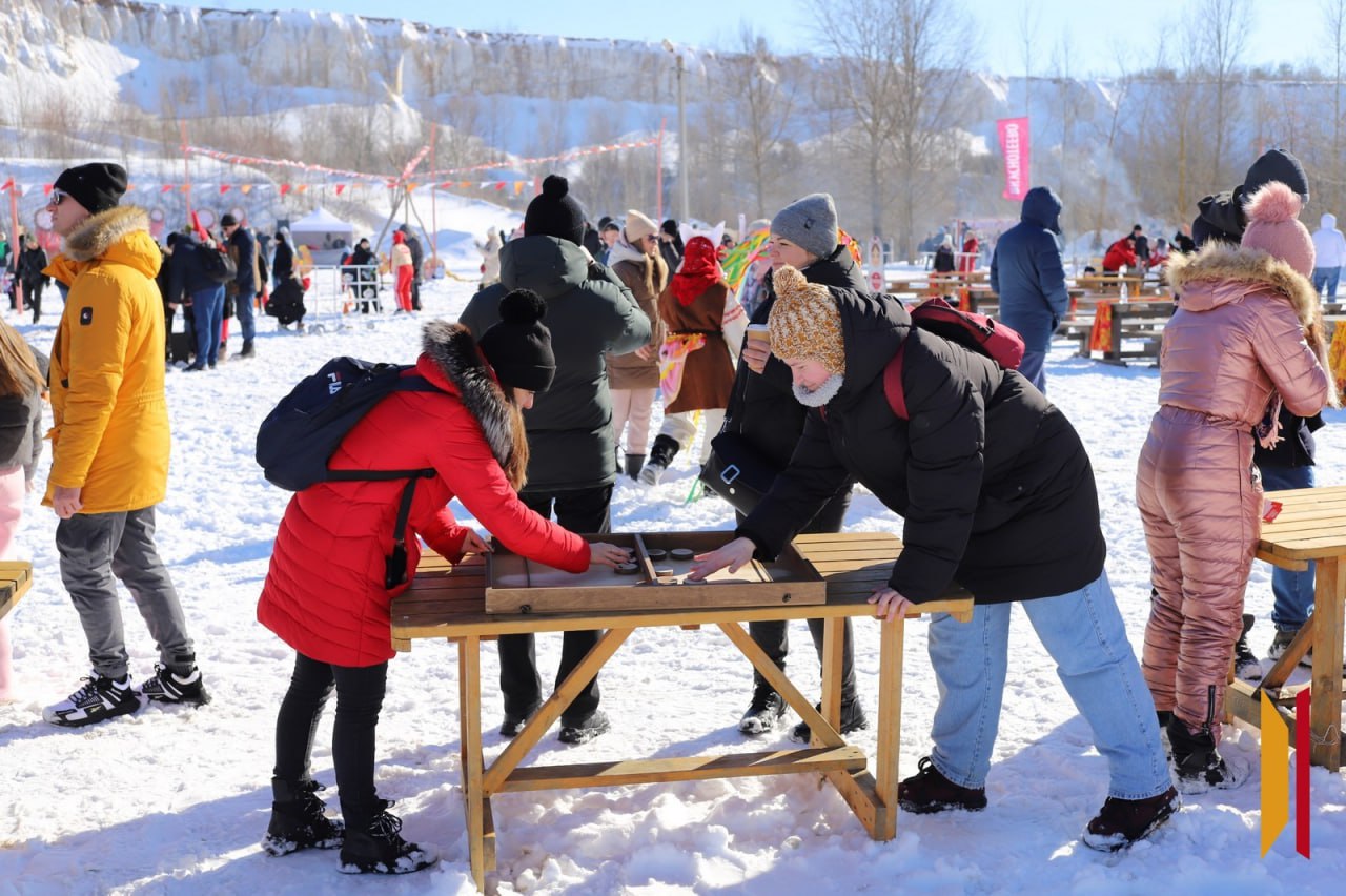 Как в Воронеже сжигали самый большой в Черноземье арт-объект на Масленицу Как в Воронеже сжигали самый большой в Черноземье арт-объект на Масленицу