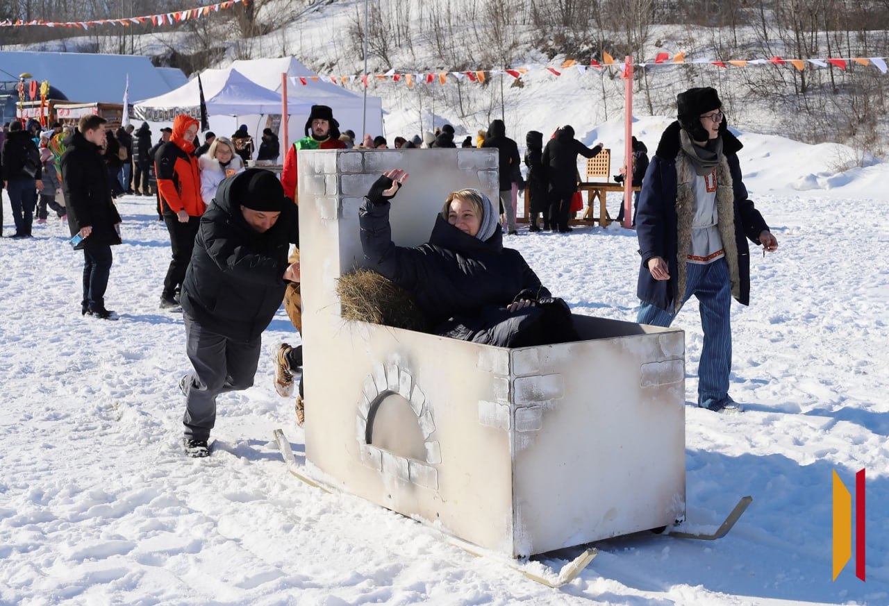 Как в Воронеже сжигали самый большой в Черноземье арт-объект на Масленицу Как в Воронеже сжигали самый большой в Черноземье арт-объект на Масленицу