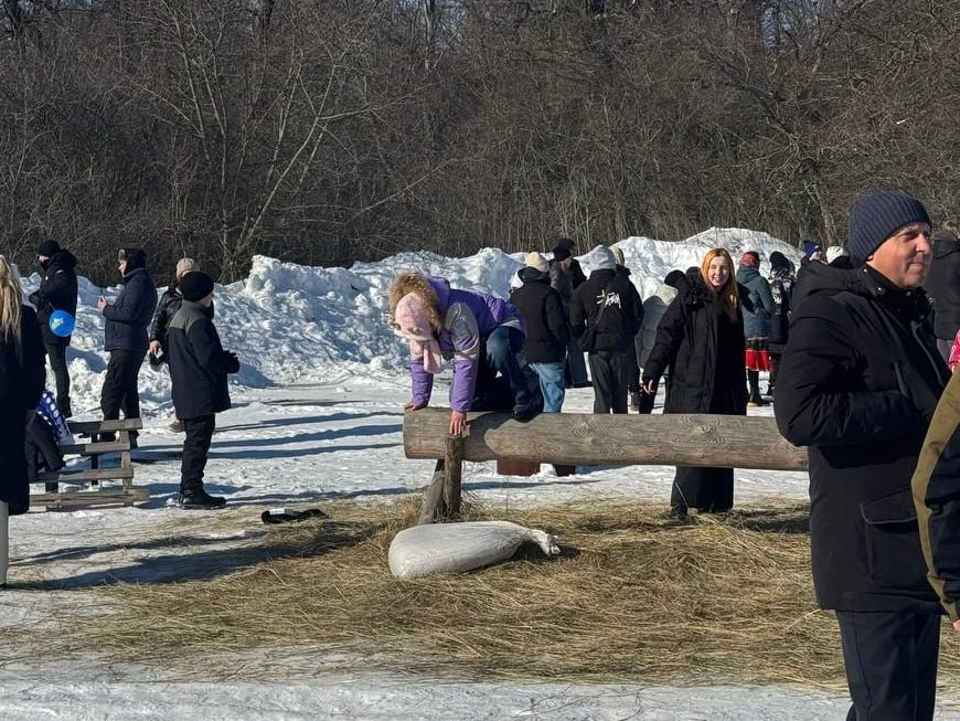 При поддержке депутатов Воронежской городской Думы Владимира Ходырева и Игоря Паринова прошли широкие масленичные гуляния в СНТ «Дубрава» Железнодорожного района При поддержке депутатов Воронежской городской Думы Владимира Ходырева и Игоря Паринова прошли широкие масленичные гуляния в СНТ «Дубрава» Железнодорожного района