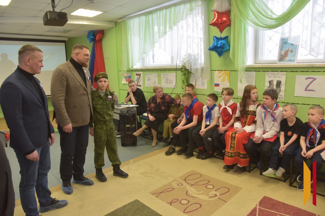 «Самая дорогая медаль»: воспитанники воронежского соцприюта смастерили подарки-обереги для бойцов СВО «Самая дорогая медаль»: воспитанники воронежского соцприюта смастерили подарки-обереги для бойцов СВО