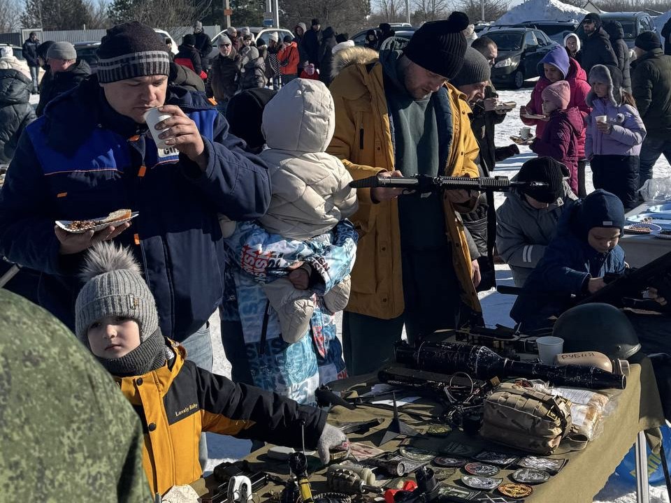 При поддержке депутатов Воронежской городской Думы Владимира Ходырева и Игоря Паринова прошли широкие масленичные гуляния в СНТ «Дубрава» Железнодорожного района При поддержке депутатов Воронежской городской Думы Владимира Ходырева и Игоря Паринова прошли широкие масленичные гуляния в СНТ «Дубрава» Железнодорожного района