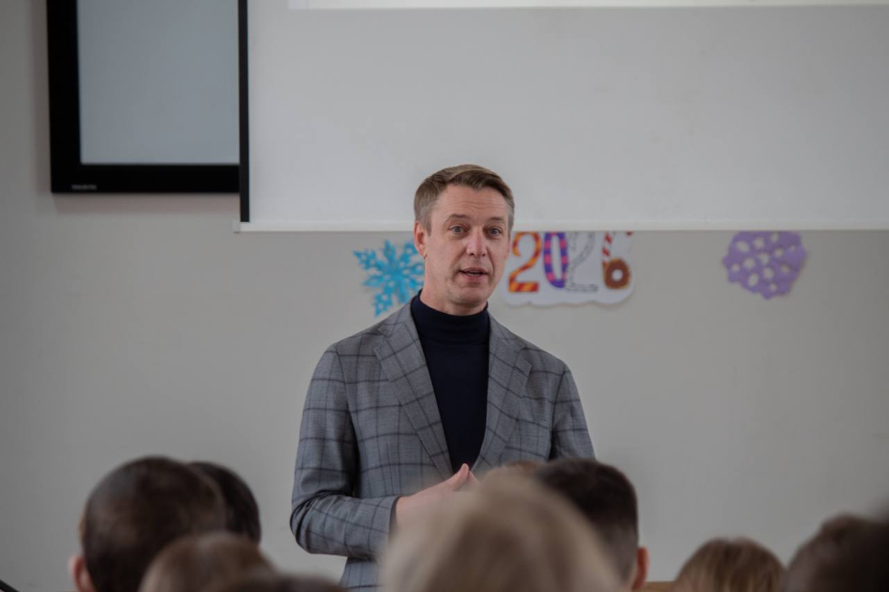 День защитника Отечества — это праздник, который связывает разные поколения и наполняет сердца чувством глубокой признательности День защитника Отечества — это праздник, который связывает разные поколения и наполняет сердца чувством глубокой признательности