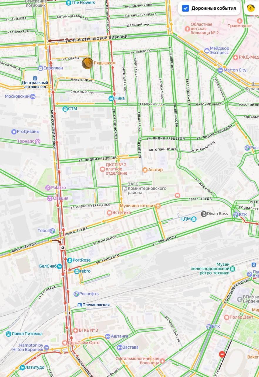 Карты оценивают пробки в Воронеже в 4 балла, но у Московского проспекта традиционное покраснение