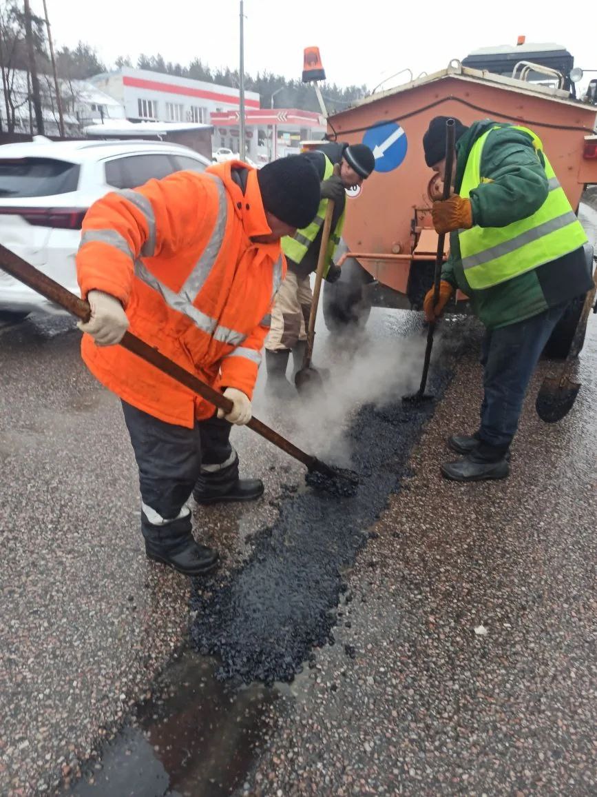 В Коминтерновском районе продолжается зимний ямочный ремонт дорожного полотна В Коминтерновском районе продолжается зимний ямочный ремонт дорожного полотна