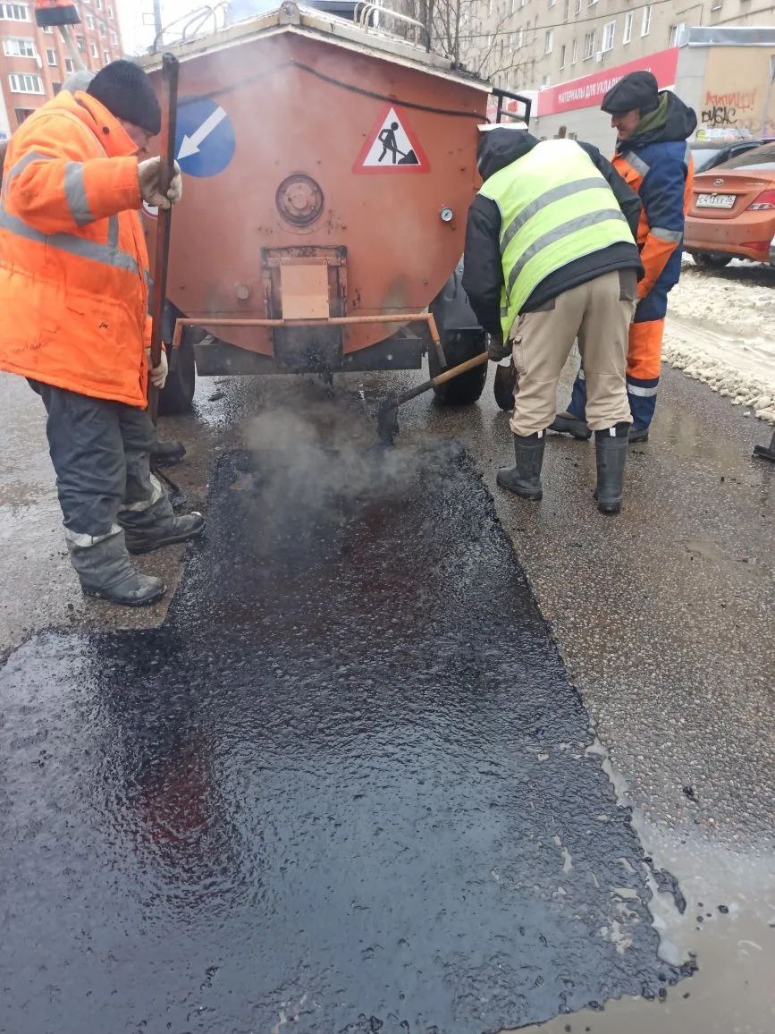 В Коминтерновском районе продолжается зимний ямочный ремонт дорожного полотна В Коминтерновском районе продолжается зимний ямочный ремонт дорожного полотна