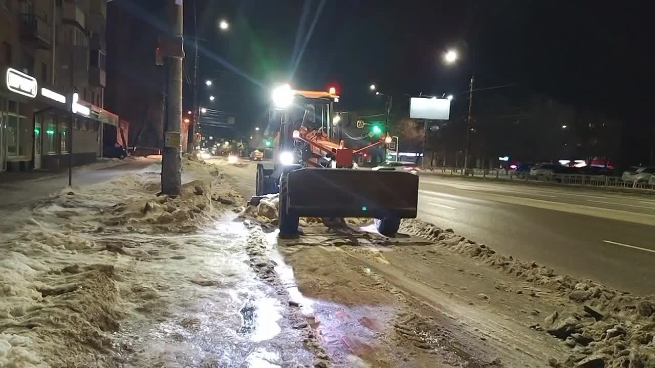 Из Воронежа в ночь на 28 февраля вывезли более 3,7 тыс кубометров снега