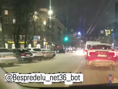 Воронеже полицейские оштрафовали водителя автобуса, который подверг опасности пассажиров