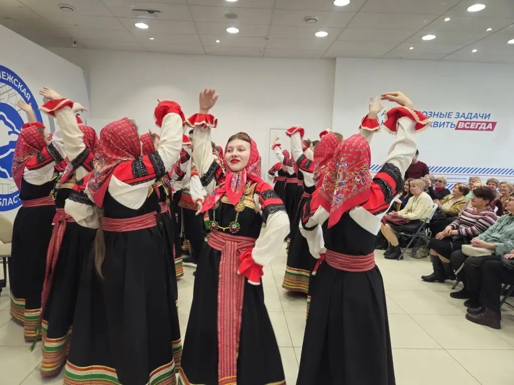 Воронежских женщин поздравили с 8 Марта от лица вице-спикера Госдумы Алексея Гордеева Воронежских женщин поздравили с 8 Марта от лица вице-спикера Госдумы Алексея Гордеева