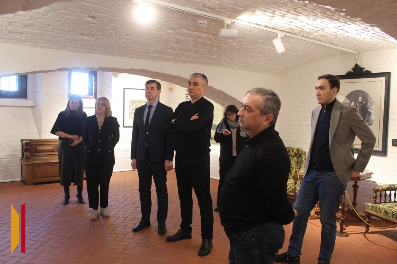 Делегация Республики Узбекистан посетила дворцовый комплекс Ольденбургских в Рамони Делегация Республики Узбекистан посетила дворцовый комплекс Ольденбургских в Рамони