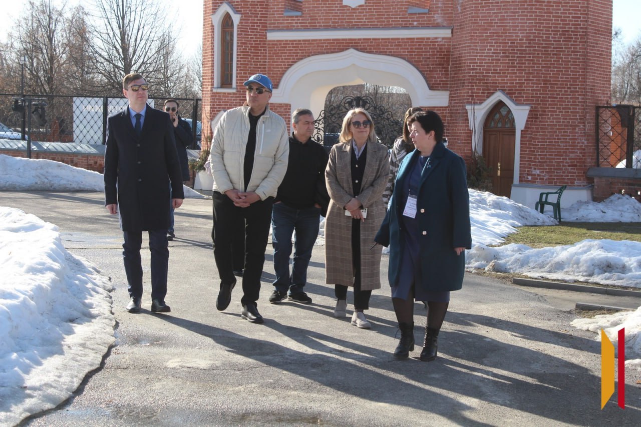 Делегация Республики Узбекистан посетила дворцовый комплекс Ольденбургских в Рамони Делегация Республики Узбекистан посетила дворцовый комплекс Ольденбургских в Рамони
