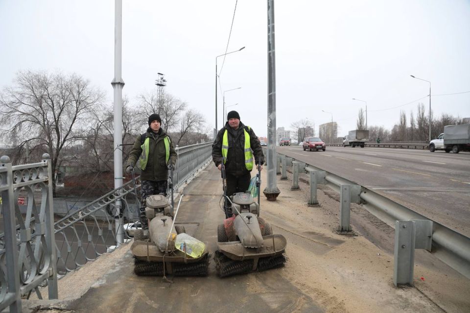По поручению мэра Сергея Петрина в Воронеже стартовали районные субботники